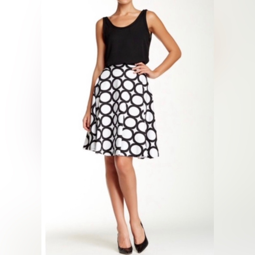 5/$25 Mod Geometric Circle Patterned Skirt Black & White A Line